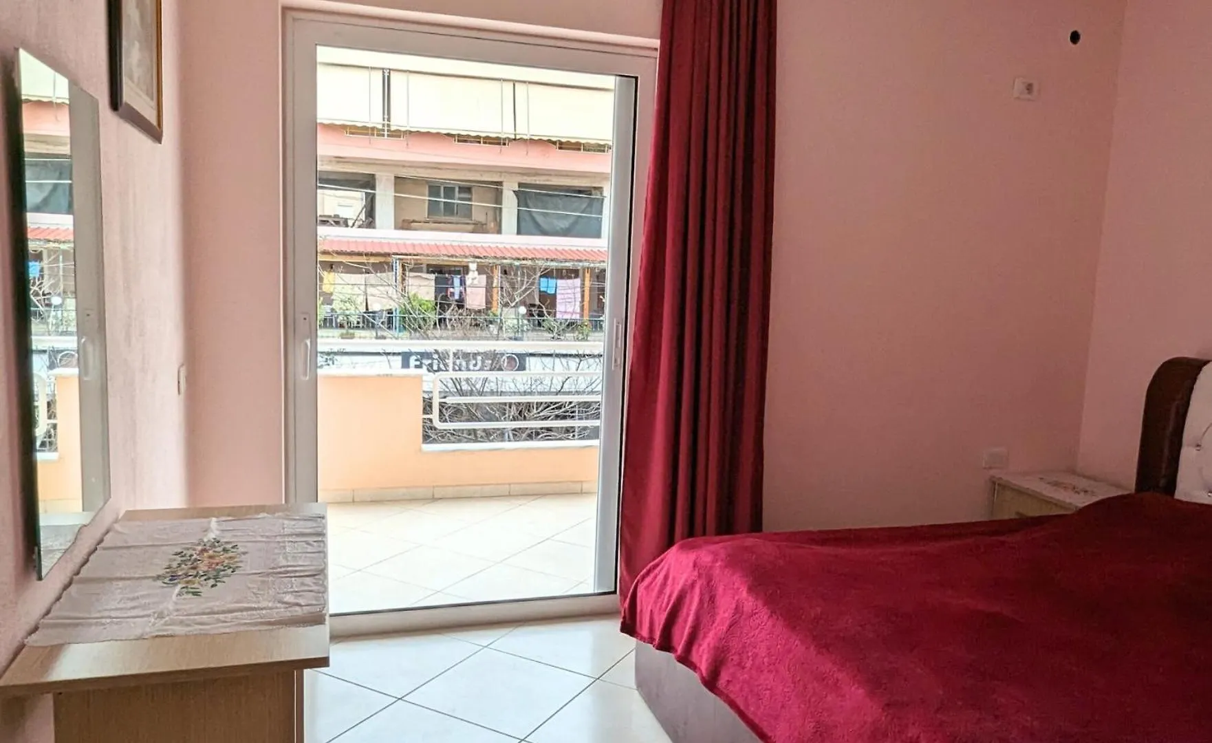 Happy Family Apartment - Big Balcony Saranda 0*,  Albánia